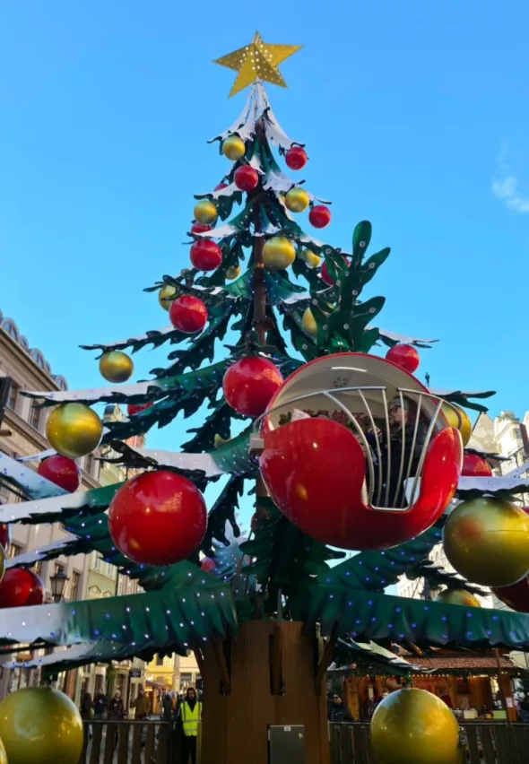 Christmas decoration - Christmas tree carousel
