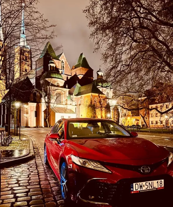 Toyota Camry w praktyce: wyposażenie i udogodnienia