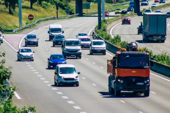 Samochody na autostradzie