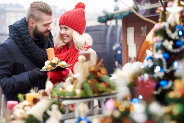 Christmas shopping at the Christmas Market in Gdańsk 