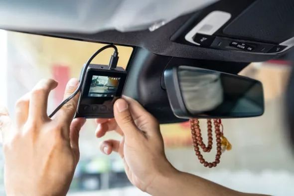 Rodzaje kamer samochodowych – jaki  kupić rejestrator jazdy