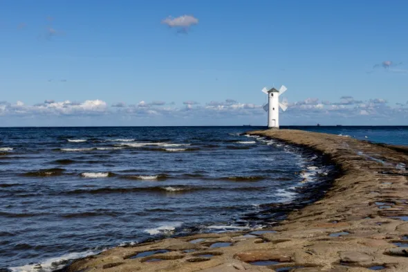 Świnoujście, widok na Stawa Młyny - najszersza plaża w Polsce