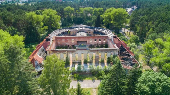 Borne Sulinowo - dom oficera z lotu ptaka