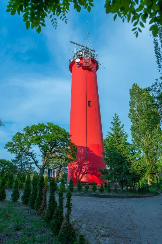 Latarnia w Krynicy Morskiej – strategiczny punkt na Mierzei