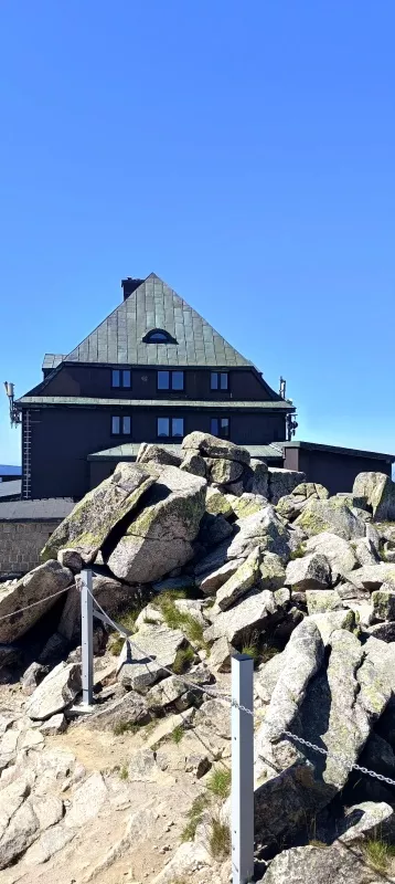 Schronisko na Szrenicy - Atrakcje Szkalrskiej poręby