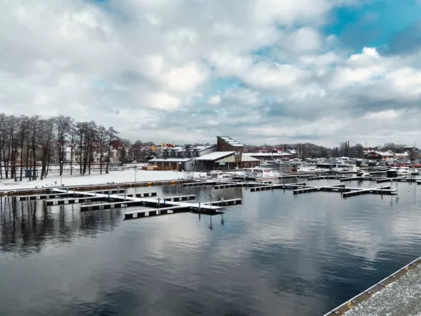 Giżycka marina zimową porą