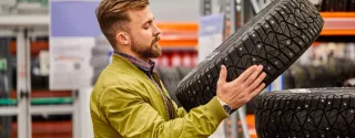 Jak prawidłowo przechowywać opony — czynności, o których musisz pamiętać?