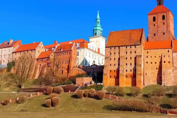 Grudziądz spichlerz nad brzegiem wisly-narodowy pomnik historii Polski