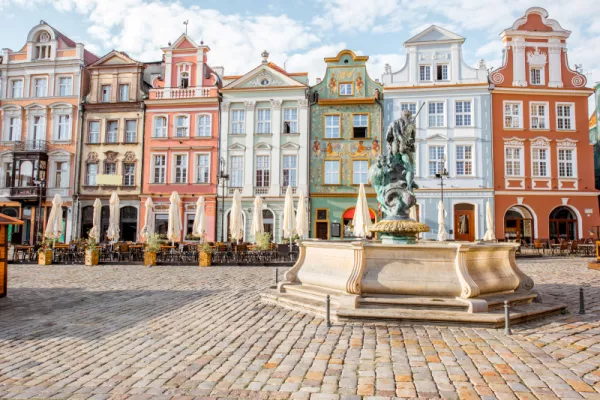 Poznan - market square - colorful townhouses