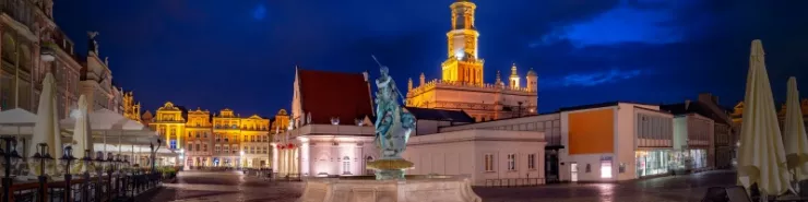 Poznańska przygoda z koziołkami. Wycieczka samochodowa do stolicy Wielkopolski - nocna panorama na miasto 