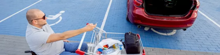 Parkujesz bez uprawnień na miejscu dla niepełnosprawnych? Sprawdź, jakie grożą kary!