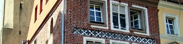 Brzeg - ozdobny front kamienicy 