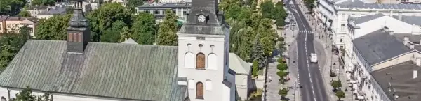 Widok na kościół w Piotrkowie Trybunalskim z lotu ptaka