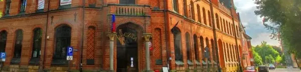 Neogotycka poczta w Słupsku - przykład piękna architektonicznego stylu