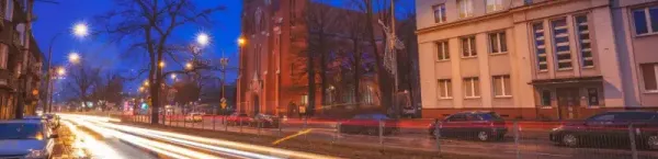 Kościół Świętego Tomasza w Sosnowcu w nocy