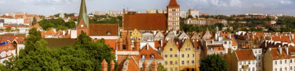 Olsztyn – panorama miasta. Widok na dachy zabytkowych budynków