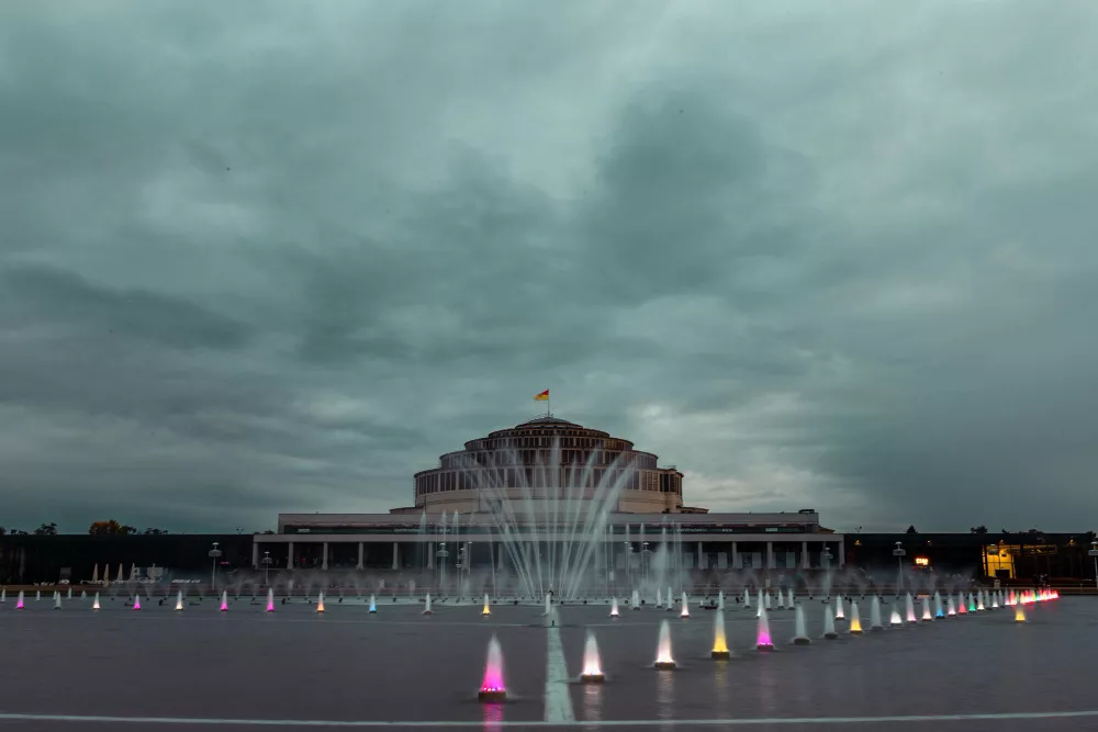 Hala stulecia i fontanna multimedialna we Wrocławiu